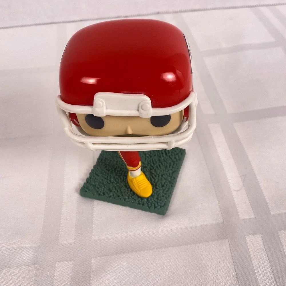 Funko Pop! NFL Travis Kelce w/ Swiftie Friendship Bracelet #257